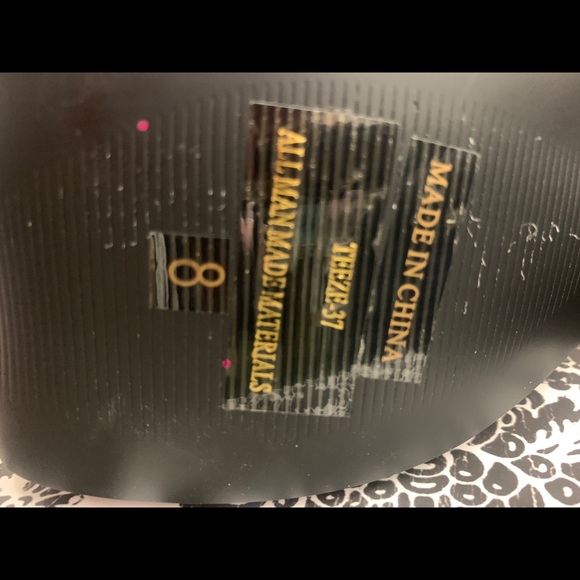 Bordello shoes Teeze cheetah platform pump. New with tags. Never worn. Size 8 - Picture 6 of 7